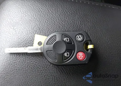 2018 Ford Focus Sel z USA, uszkodzony, nr VIN 1FADP3M21JL277207